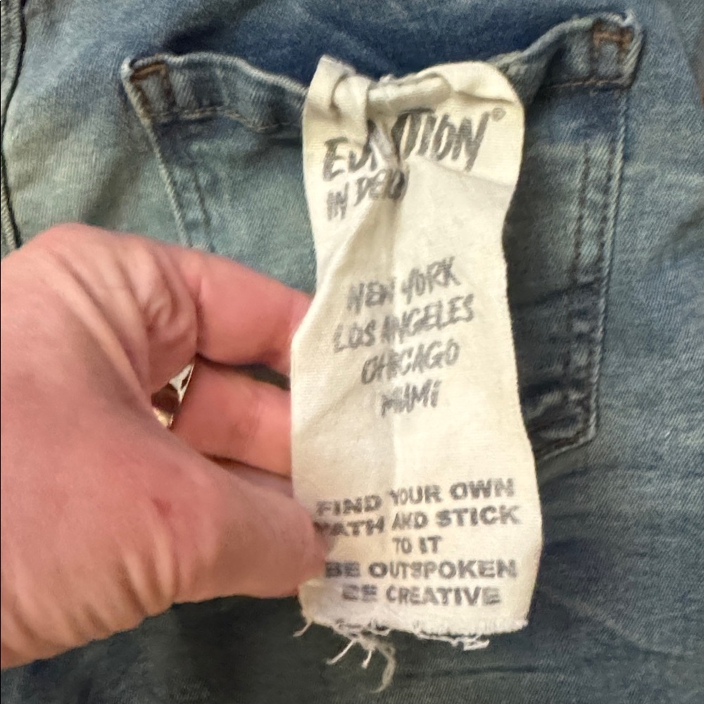 NWOT Evolution In Design Distressed Blue Jeans size 14 - Picture 4 of 5